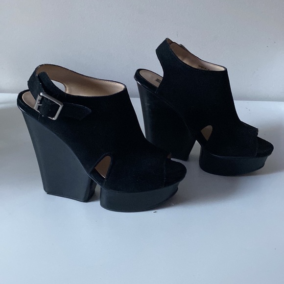 Black Suede Chunky Platform Heel by Shoe Mint 5.5in heel 1.5 in sole - Picture 3 of 5